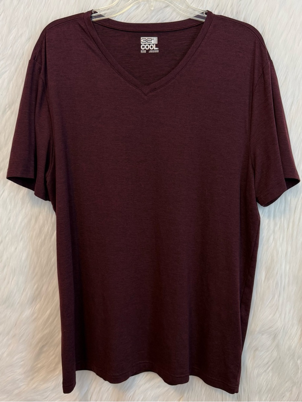 32 Degrees Cool Burgundy V Neck Short Sleeve Shirt Workout Dark Red Soft Stretch